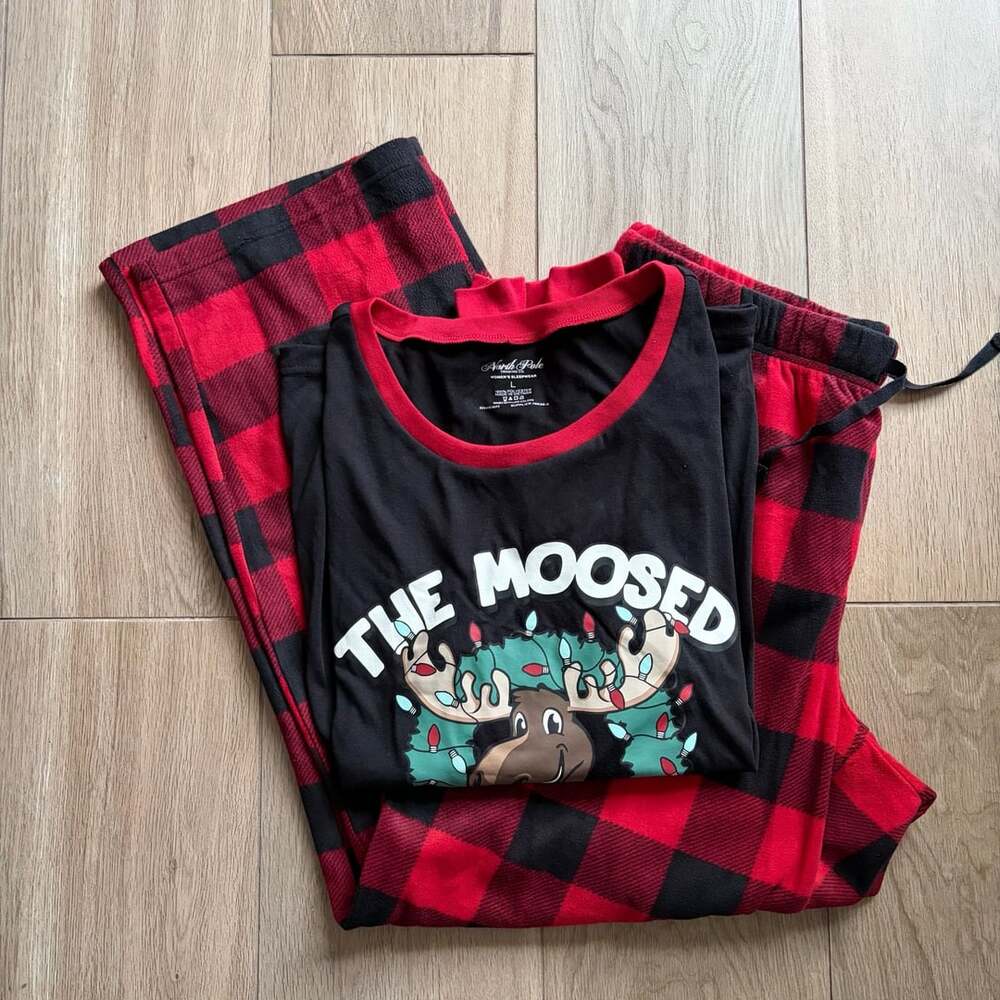 North Pole Trading Co. Women's Sleepwear Moose Plaid Pajama Set Size L